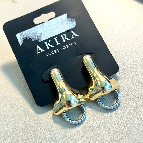 Akira Never Say Gold Nose Earrings - Picture 2 of 6